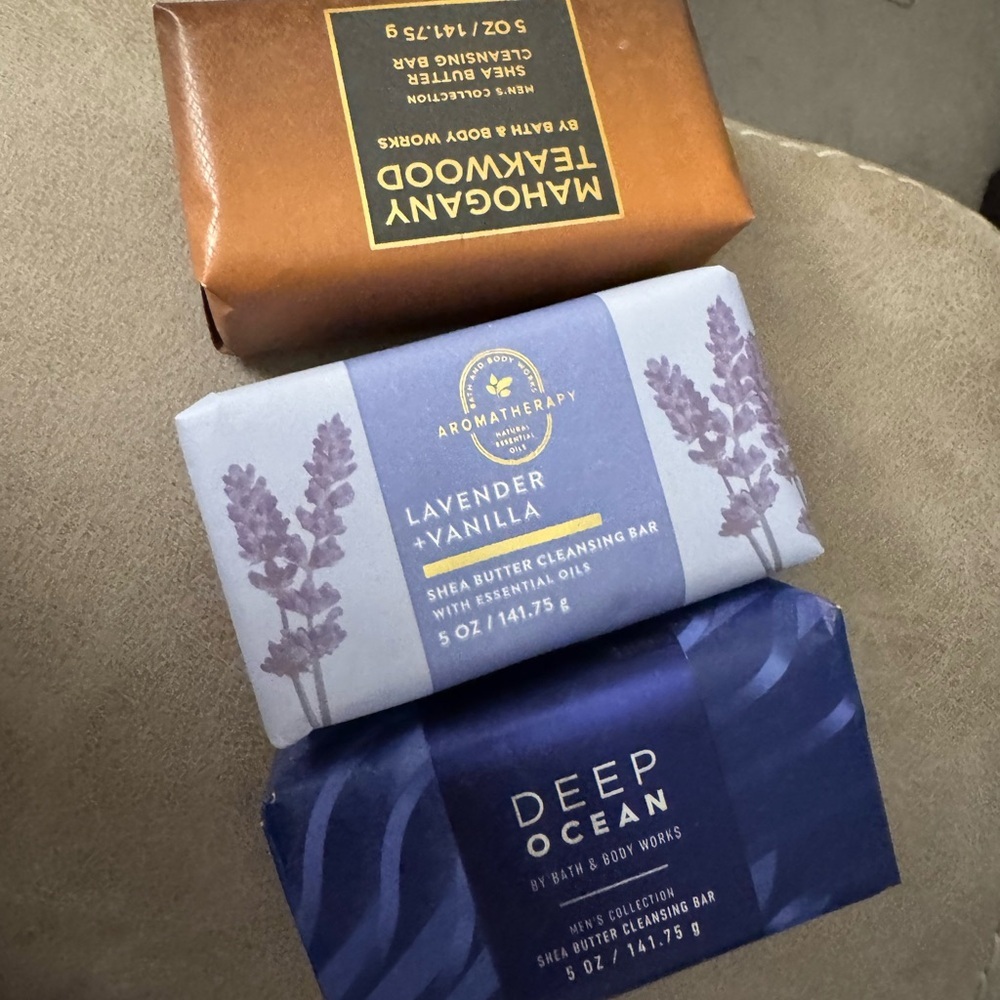 Bath & Body Works Aromatherapy Soap Set - Lavender Vanilla & Deep Ocean